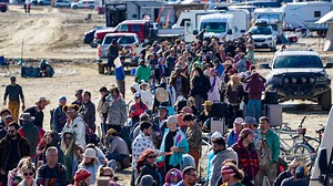 Au festival Burning Man, "l'exode" hors du bourbier en plein désert peut commencer
