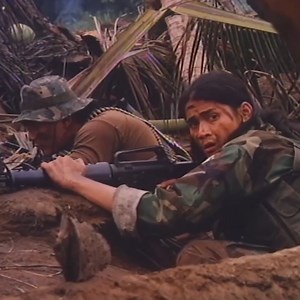 7M views · 115K reactions | Kalma ka lang sa gilid Sharon! 'Di pwedeng ma-distract ang bad boy sa mano-manong bakbakan para 'di masingitan ng kalaban. Movies starring #RobinPadilla #SharonCuneta #EduManzano | Viva Entertainment | Facebook