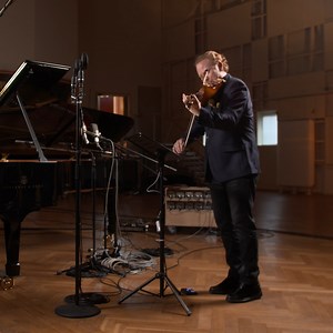 United in their support for Ukraine, Daniel Hope and Alexey Botvinov recorded this EP featuring the Lullaby from Silvestrov's Melodies of the Moments. 🎧 Listen here: dgt.link/musicforukraine Everyone involved provided their services free of charge, and both the artists and Deutsche Grammophon will be donating the proceeds to charities working to help the people of Ukraine, such as Aktion Deutschland Hilft. | Deutsche Grammophon - DG