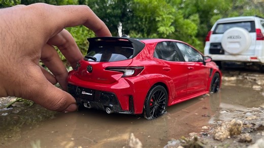 开箱丰田GR卡罗拉 1:18 合金车模 | 作者：Miniature Automobiles