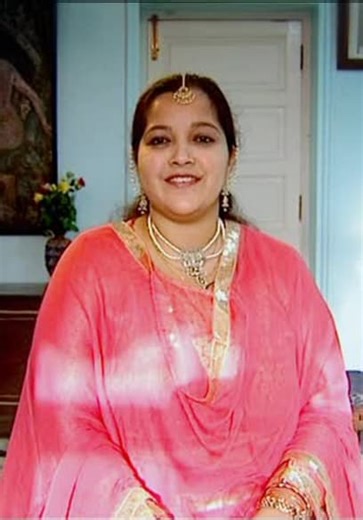 Undercover Princes and Princesses S01:E01 - Episode 1