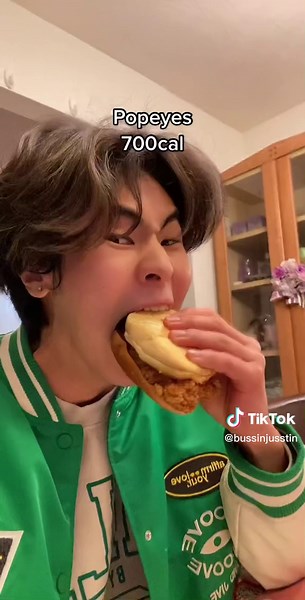 A Day of Eating for a Skinny Korean Boy Wanting to Get Buff