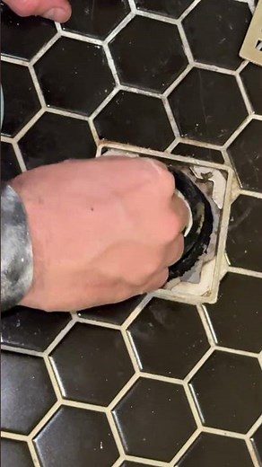 Changing Shower Drain Gasket #plumberslife #plumbing #bluecollar #subscribetomychannel