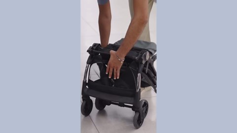 Peg Perego Volo, Ultra Lightweight Carry On Compliant Travel Stroller, Adjustable Features & Reclining Seat - Designed for Everyday Comfort from Newborn to 50lbs, Mon Amour (Beige & Pink)