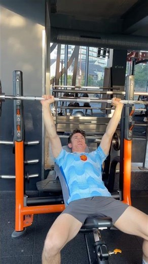 Développé couché (incliné)