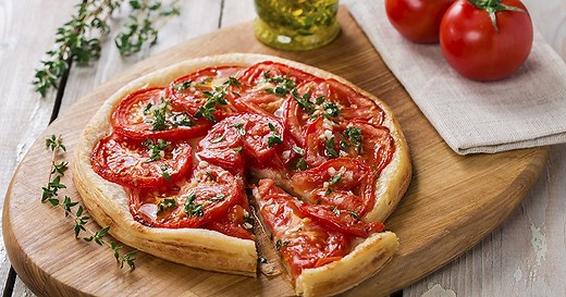 Recette Tarte à la tomate, moutarde et herbes de Provence (facile, rapide)