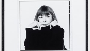 Joan Didion estate sale features author’s notebooks, sunglasses, typewriter