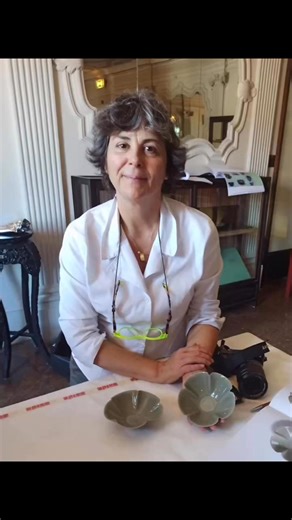 The Sir Michael Butler Memorial Lecture at the Oriental Ceramics Society. Yaozhou Celadon. We went to very interesting and enlightening talk by Professor Sabrina Rastelli at the Oriental Ceramic Society last night. It was lovely to catch up with friends and colleagues at the O.C.S. with a glass of wine before and after the lecture, and then dinner with friends afterwards. There were quite a few people I’d not seen for several years. The talk was about Yaozhou ware, not just celadon, but other wa