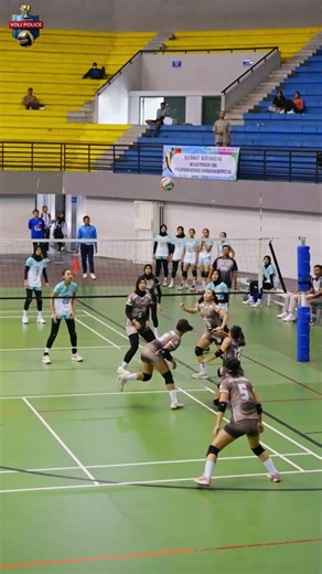 CRAZY Rally! 🤯 Battle of the Middles Ends With a MASSIVE Spike! (Slow-Mo)