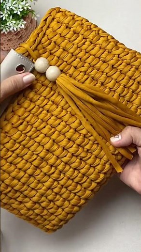 Bolsa de crochê com fio de malha / Bolsa Lara #tutorialdecroche #bolsadecrochepassoapasso