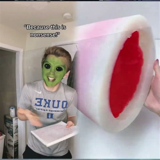 #greenscreen who else thinks math is confusing?😂😂 #tiktokcomedy #funny #laugh #alien #foryou