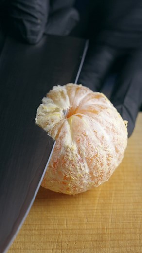 包丁研ぎ: 天然砥石で三徳包丁を研いでみかんを切る方法