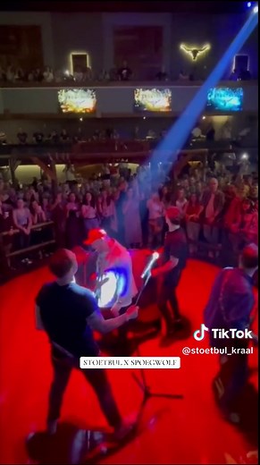 Die Beste Show met Stoetbul en Spoegwolf