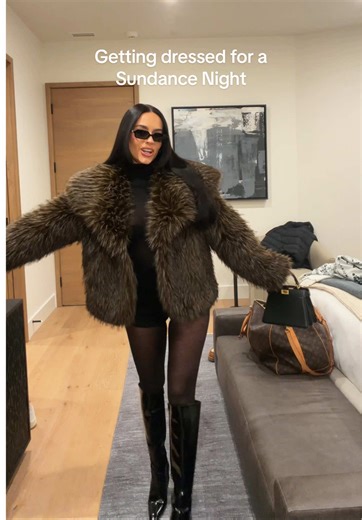 Cold weather fits are my fav… Sundance OOTN✨ Top @Revolve Shorts @ARAKII Jacket @Apparis Shoes @SAINT LAURENT Sunglasses @Miu Miu Bag @Fendi Perfume @Kylie Cosmetics #ootd #ootn #outfit #outfitinspo #fur #furcoat #sundance #coldoutfit #winterfit #winterfashion #winterootd