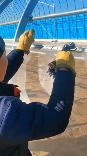 Tips for installing insect-proof nets in flower breeding bases