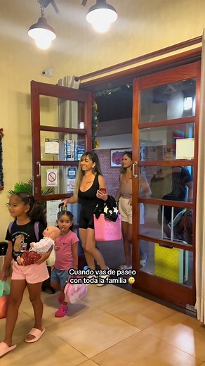 Paseo Familiar: Diversión y Risas Inolvidables