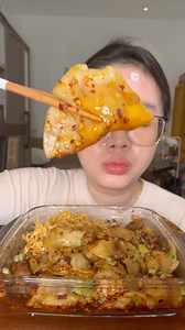 Yek Peipei | asmr mukbang pangsit coli 🫶🏻🤤 @beledos.id yumz bgt | Instagram