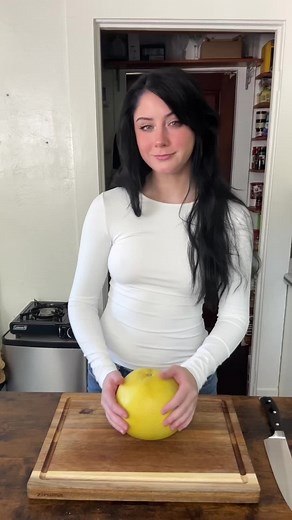 First time trying a Pomelo!