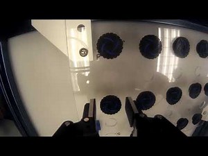 Universal Robots UR5 | Robotiq Wrist Camera Vision Pick and Place