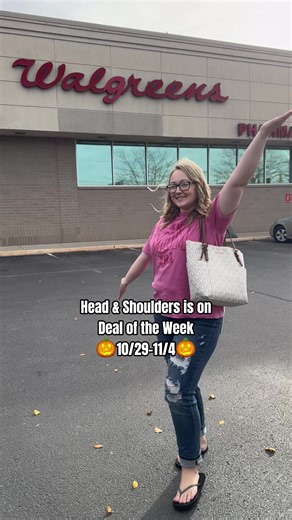 #ad Head & Shoulders deal at @Walgreens this week! Almost 50% off after the $3 off 2 digital coupon and $4 Register Reward! Plus, get a $5 Visa gift card when you spend $20 on P&G products! #couponing #walgreensdeals #walgreenscouponing #savemoney