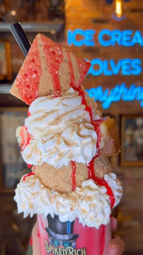 Strawberry Cheesecake Milkshake 🍓🍰🥤