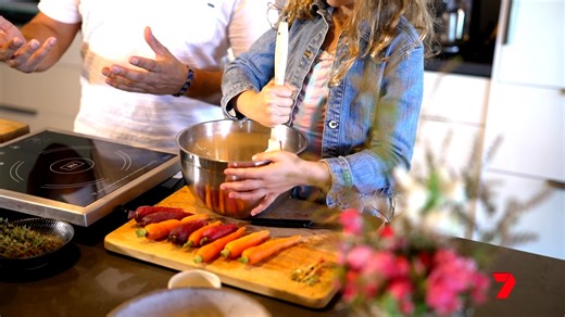 Chef Alastair and sous-chef Clancy are back in the kitchen, whipping up a hearty lamb shank Irish stew with soda bread! Recipe below: 😋 4 small lamb shanks 1300ml stock 650g large, washed potatoes, peeled & quartered 100g black barley 10 cloves garlic, peeled 1kg carrots 12 golden shallots, peeled 650g kipfler potatoes, peeled ½ tsp fresh thyme leaves ½ bunch chives, finely chopped ½ bunch flat leaf parsley, chopped Method Preheat oven to 180C. Put the lamb shanks in a large pot over a medium/h