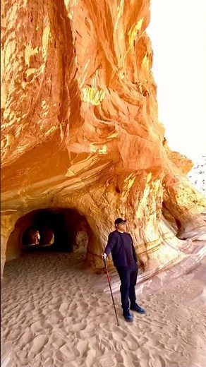 Exploring the Sandstone Caves in Kanab | Utah, USA
