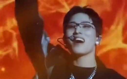 【P1Harmony尹起昊】伦敦拼盘眼镜装饭拍合集