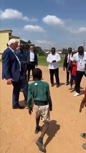 Germany’s President Frank-Walter Steinmeier playing football together with the Zongo boys in Goro (KTI), Kumasi — a moment they’ll never forget. For these young lads, sharing the pitch with one of the most powerful men in Europe is a rare privilege and proof that greatness can meet you right where you are. Football is Zongo. Zongo is football. 🇩🇪⚽🇬🇭 By Yussif Abdul Ganiyu Inshola #ZuriaFM #Zongo #Kumasi #Football #Youth #Germany #Ghana | ZURIA FM 88.7