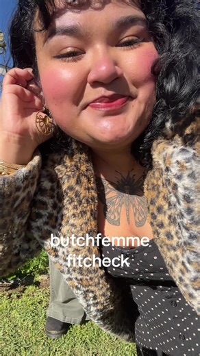 Adriana (@horchatalesbian)’s videos with My Own Worst Enemy - goldkoifish