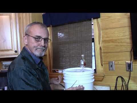 Beginner's guide to fermentation, airlocks and what to look for