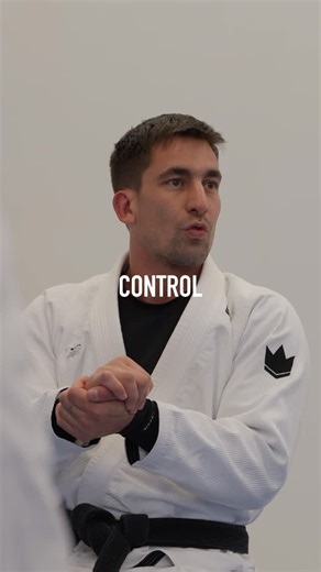 MENDESBROS on Instagram: "Los Angeles Seminar available on AOJ+ access aojplus.com and watch the full seminar focused on connecting passing with submissions details on how to maintain position/pressure how to finish front head lock submissions @aojplus @artofjiujitsu @kingzkimonos"