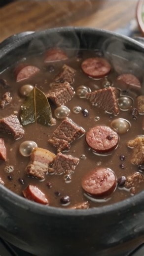 Brazilian Feijoada 🇧🇷🥘 | Traditional Brazilian Black Bean Stew | Authentic Brazilian Food