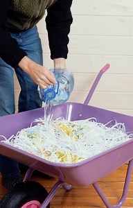 Discover the best way to repurpose paper into something useful | 5-Minute Recycle