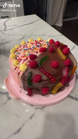 My sister saw this and said she wanted it for her bday #maxandruby #abcxyz #baking #eliteballknowledge