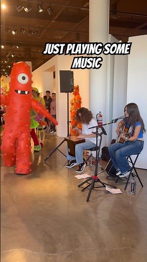 Muno busts a move ​⁠#livemusic ‪@YoGabbaGabbaWildBrain‬