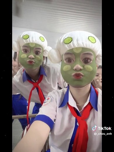STEM: Mô Hình Nguyên Tử Từ Vật Liệu Tái Chế
