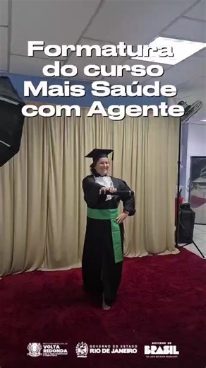 Pref VR celebra qualificação de Agentes Comunitários de Saúde e de Combate a Endemias 🎓🩺 👏 A Prefeitura de Volta Redonda, por meio da Secretaria Municipal de Saúde (SMS), realizou na noite dessa sexta-feira (13) a cerimônia de formatura do curso “Mais Saúde com Agente”, voltado para Agentes Comunitários de Saúde (ACS) e Agentes de Combate a Endemias (ACE). 📍A cerimônia aconteceu no auditório UGB (Centro Universitário Geraldo Di Biase) e reuniu formandos, familiares e autoridades. 🤝 A qualif