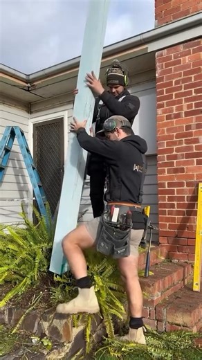 Tackle projects in comfort with our Hobart work boots. Our pull-on Hobart range offers features like a 200J steel toe cap, scuff cap, slip-resistant TPU outsole and Trisole® Comfort Technology for full body support. | STEEL BLUE Boots