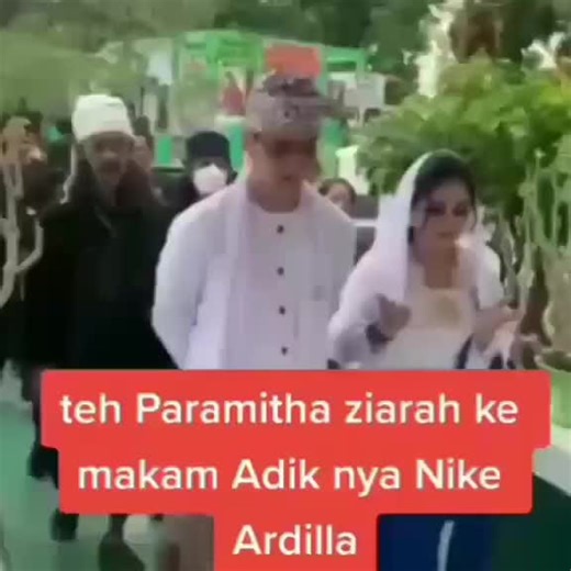 Ziarah ke makam Nike