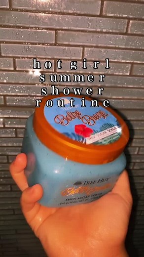 #showertok #bodycare #body #shower #treehut #showerroutine #selfcare ￼#fyp #showertiktok #bathandbodyworks