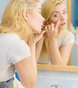 Skin Tags On Eyelids: Guide To Causes, Removal & Prevention