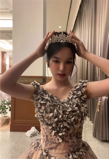 Prom Night Transitions: A Stunning Transformation