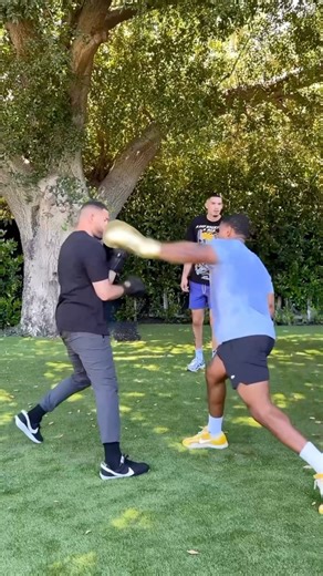 28M views · 90K reactions | First and last time boxing with @justtrain and @justtrainkalani is just watching..Help me! #boxing | Chris Ashley | Facebook