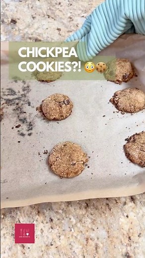 These Chickpea Flour Chocolate Chip Cookies Are Soft, Chewy & Addictive 😳🍪🌱 Vegan + GF
