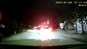 NGƯỜI TÂM THẦN LANG THANG NGOÀI CỘNG ĐỒNG: NGUY CƠ KHÓ LƯỜNG Sự hi sinh của Trung tá Trần Duy Hùng đã để lại vô vàn tiếc thương với người thân, đồng đội và người dân Thừa Thiên- Huế. Dù biết rằng khi đã chọn đứng vào hàng ngũ lực lượng vũ trang thì gia đình, người thân và ngay các anh đã luôn sẵn sàng chuẩn bị tinh thần có thể ngã xuống, hi sinh bất cứ lúc nào để bảo vệ cuộc sống bình yên cho người dân. Thế nhưng, sự hi sinh của Trung tá Hùng thấy đau xót quá. Cách đây hơn 1 năm, mình đã có bài 