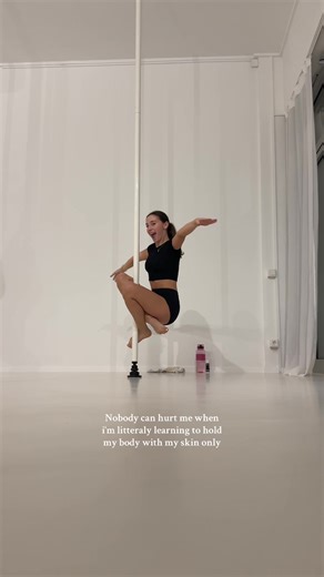 Poledance für Anfänger: Es tut weniger weh als gedacht