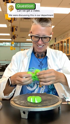 Demonstrating glass bell jar vacuum chamber with Christmas peeps #GasLaws #Chemistry #ChemicalKim | Chemical Kim