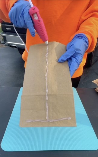 645K views · 7.8K reactions | amazing paper bag trick! 朗 learn how to turn paper bags into snowflakes for christmas! #christmas #fblifestyle #holidaydecor | Brooklyn B | Facebook