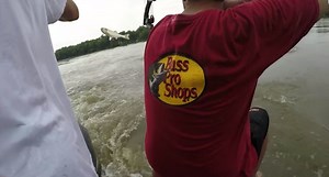 Epic Bowfishing with Tim Wells on the Illinois River